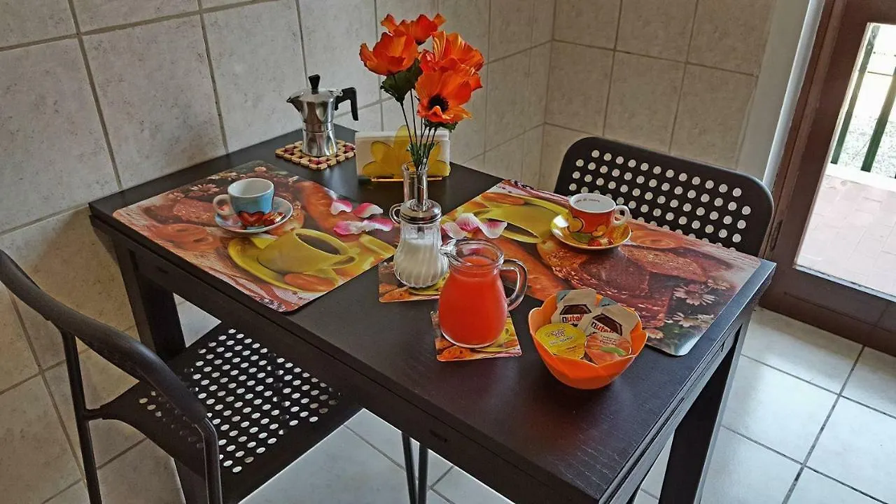 B&B Italo House Opera Bed & Breakfast