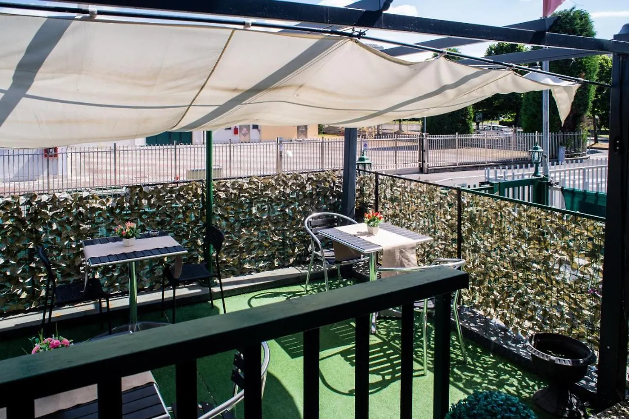 Frühstückspension Bed and Breakfast Italo House Opera Italien