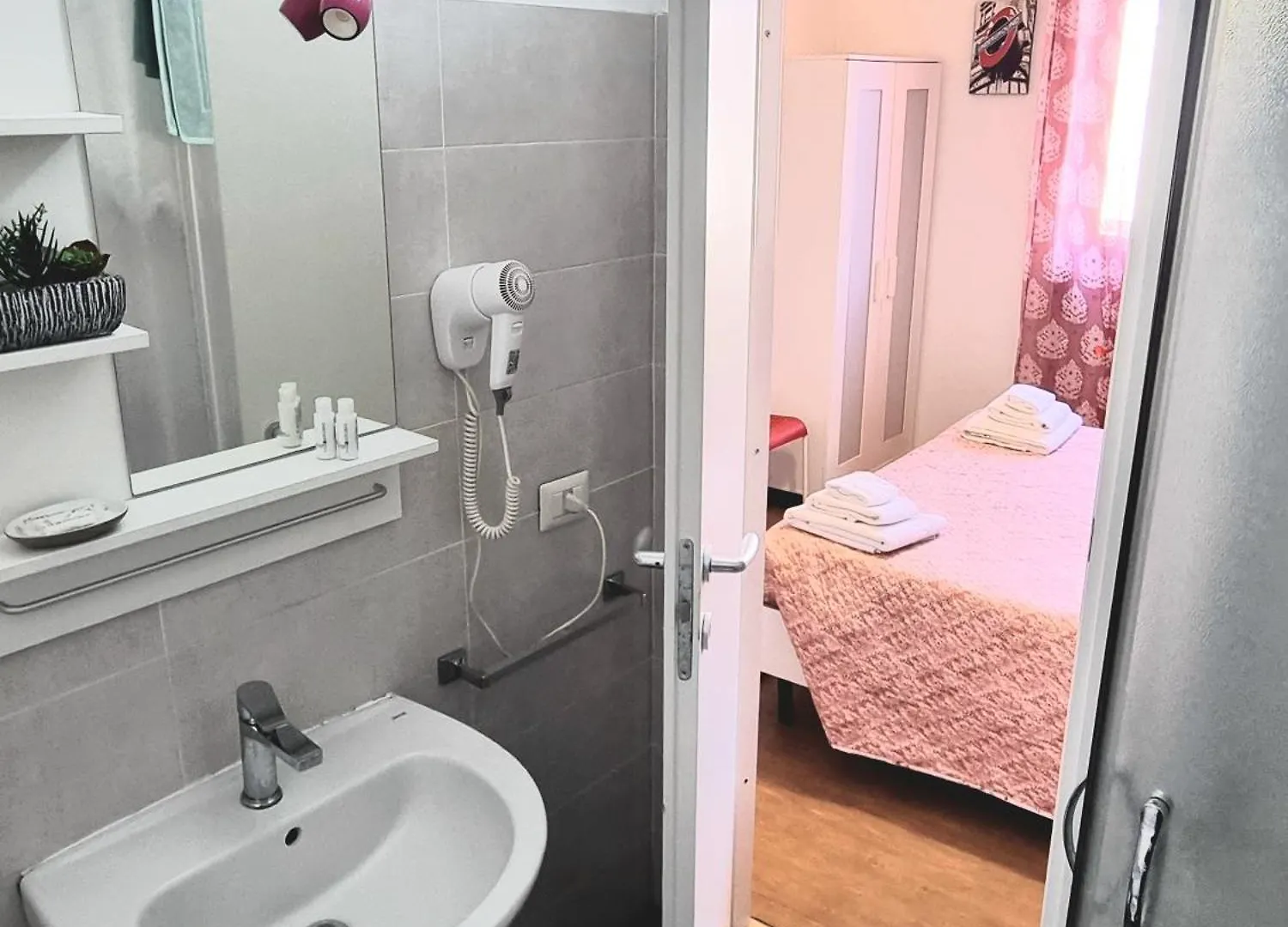 Bed and Breakfast Italo House Opera Italien