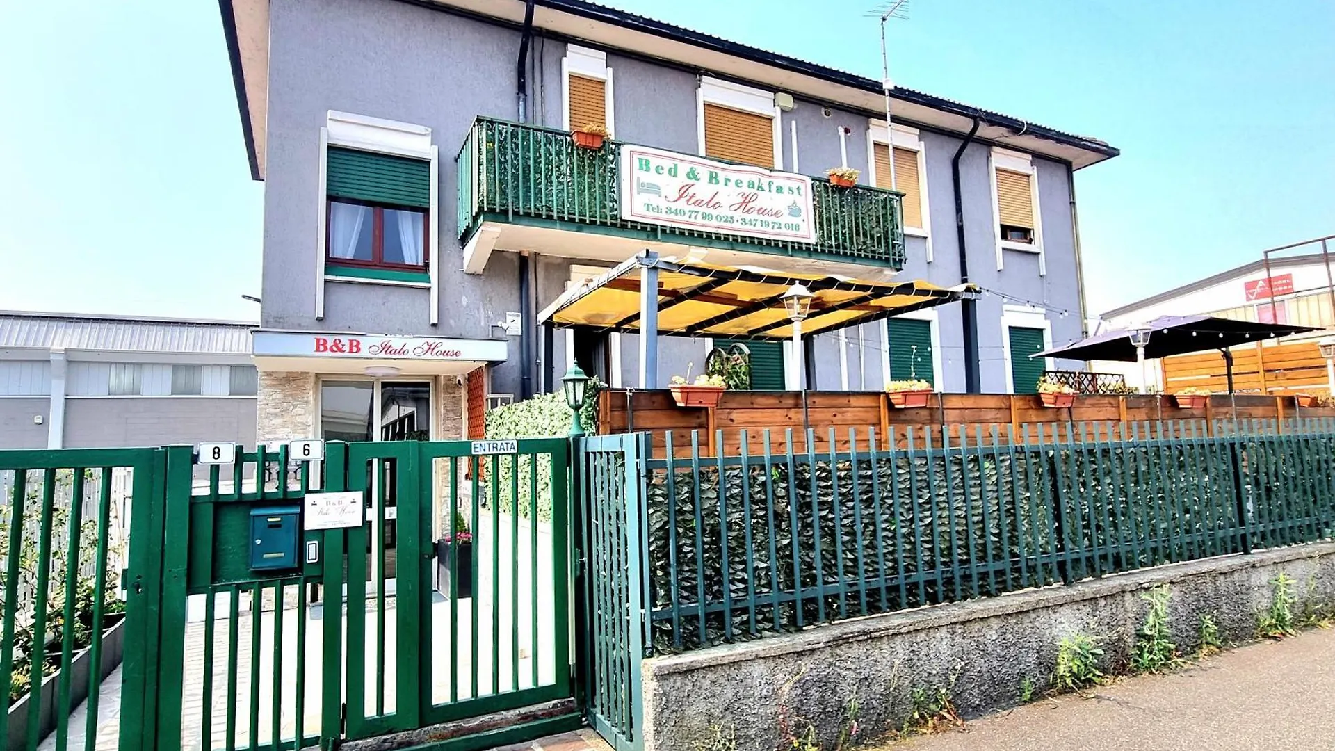 Bed and Breakfast Italo House Opera 0*,  Italien